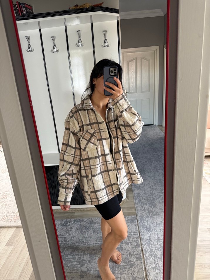 Düğmeli Bej Ekose Midi Ceket - Görsel 3