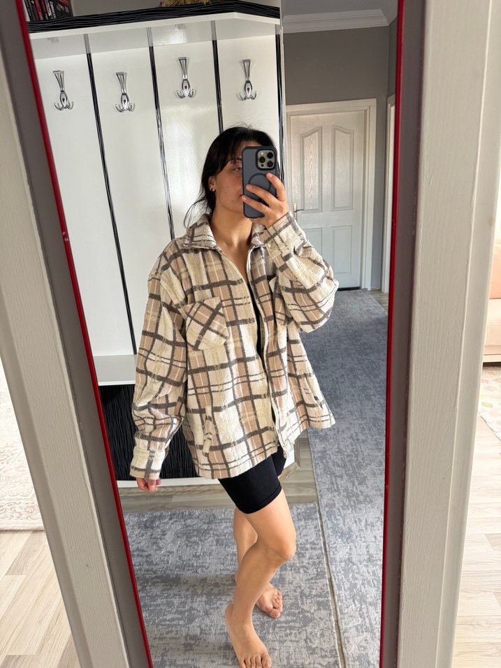 Düğmeli Bej Ekose Midi Ceket - Görsel 2