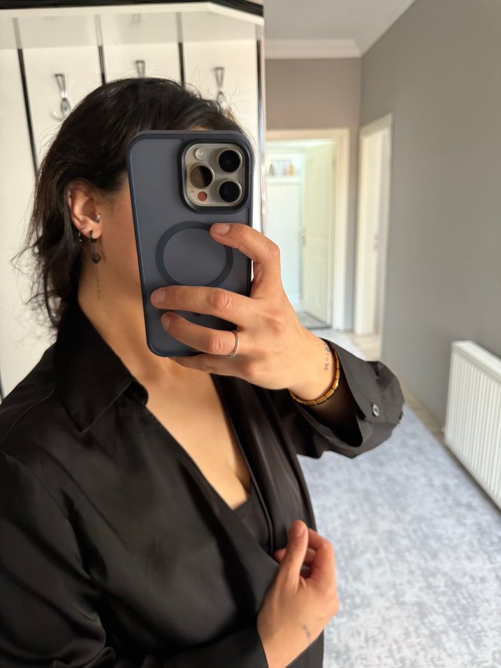 Siyah V Yaka Uzun Kollu Ofis Bluzu - Görsel 3