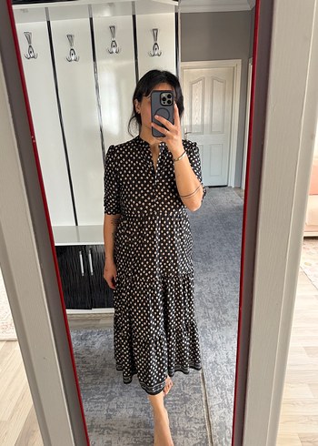 Düğmeli Siyah Papatyalı Midi Elbise - Görsel 2