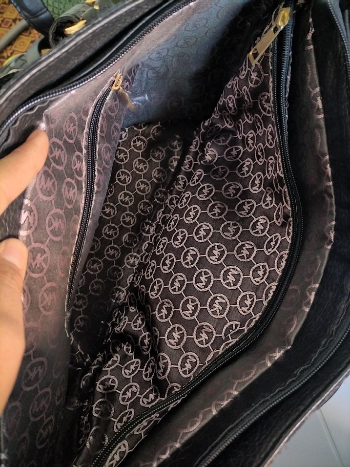 Michael Kors Siyah Deri Kadın Omuz Çantası - Görsel 4