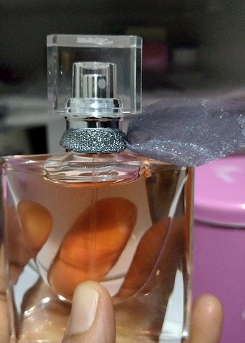 Kadın Parfümü Şık Cam Şişede - Görsel 4