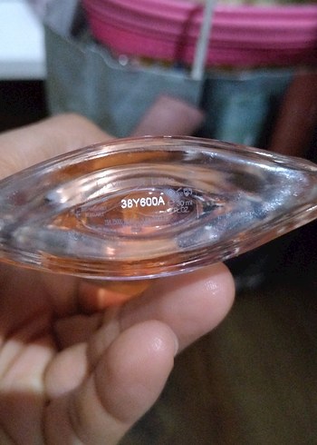 Kadın Parfümü Şık Cam Şişede - Görsel 3