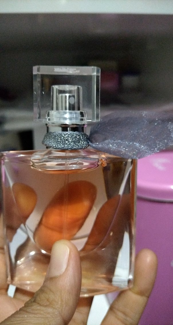 Kadın Parfümü Şık Cam Şişede - Görsel 4