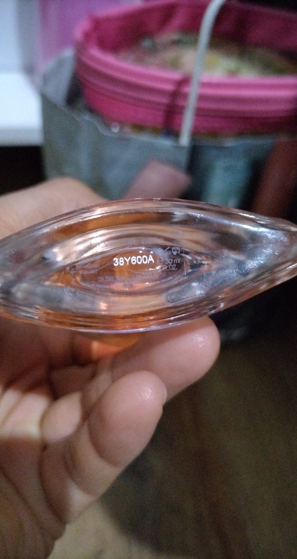 Kadın Parfümü Şık Cam Şişede - Görsel 3