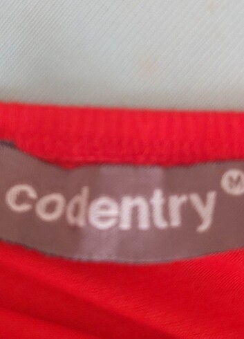 Codentry Adil Işık Codentry elbise. Yeni ürün