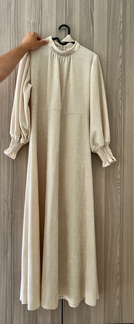 Bej kışlık kadife tesettür Elbise - Görsel 2