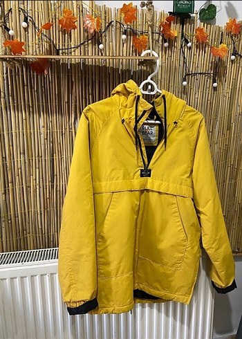 Pull and Bear Kanguru mont