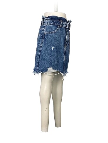 Bershka Bershka Mini Etek %70 İndirimli.