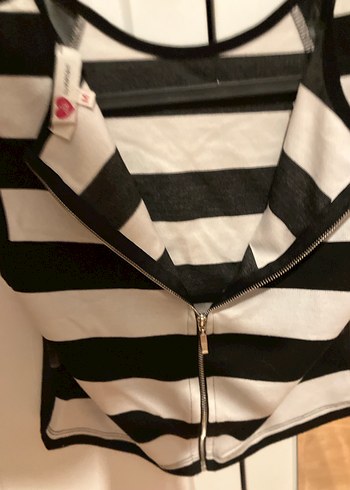 Fermuarlı Siyah Beyaz Çizgili tişört - Görsel 2