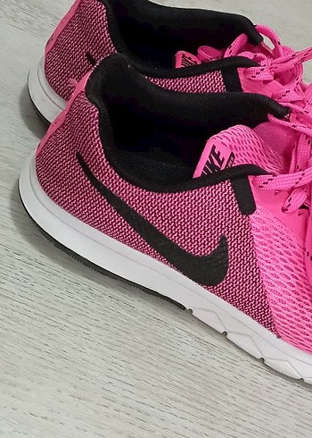 orjinal Nike 38 numara Pembe Kadın Spor Ayakkabısı - Görsel 2