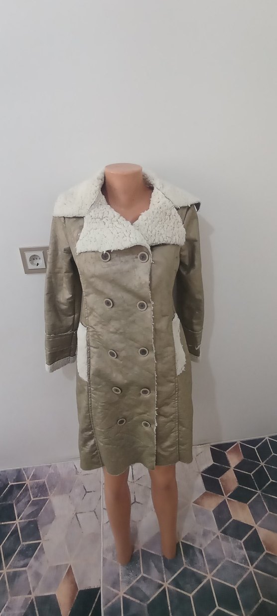 Bej Kadın Süet Uzun Düğmeli Kaban - Görsel 2