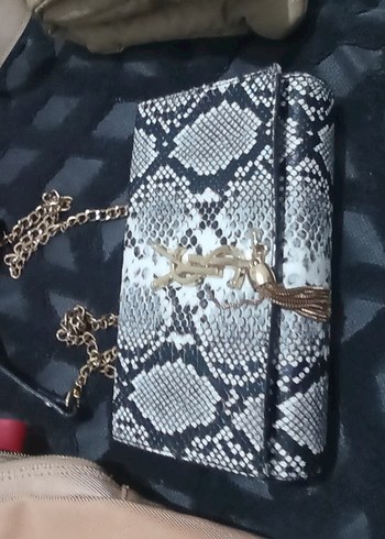 Gri Deri Zincir Detaylı Yılan Desenli Çanta - Görsel 4