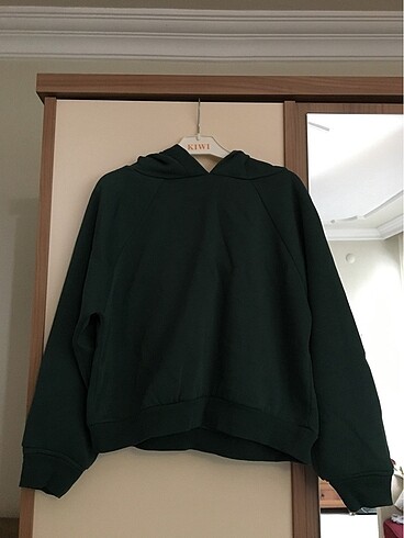 koyu yeşil kapşonlu sweat