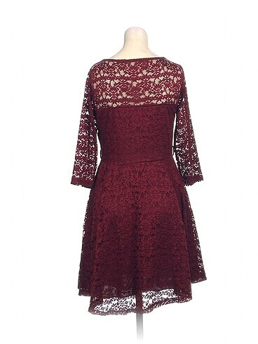 l Beden PreLoved Kısa Elbise %70 İndirimli.