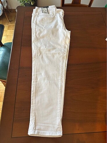 30 Beden Mavi jeans ada model beyaz kot