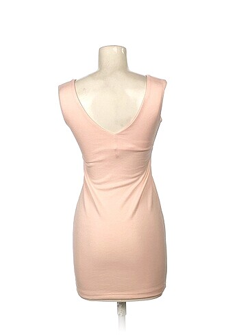 m Beden PreLoved Kısa Elbise %70 İndirimli.