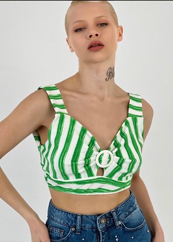 Yeşil Çizgili V Yakalı Crop Top