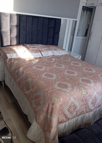 Nakışlı Pastel Pembe Yatak Örtüsü - Görsel 4