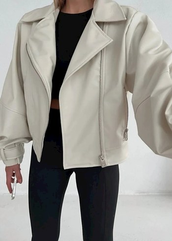 Kadın Beyaz Deri Kemerli Kısa Ceket - Görsel 3