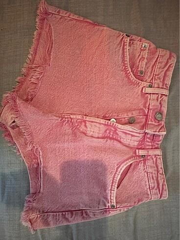 Hiç kullanılmamış zara pembe şort