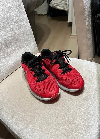 tek ebat Beden under armour kırmızı ayakkabı 35 buçuk numara 