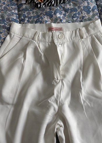 Kadın Beyaz Rahat Kesim Kumaş Pantolon - Görsel 3