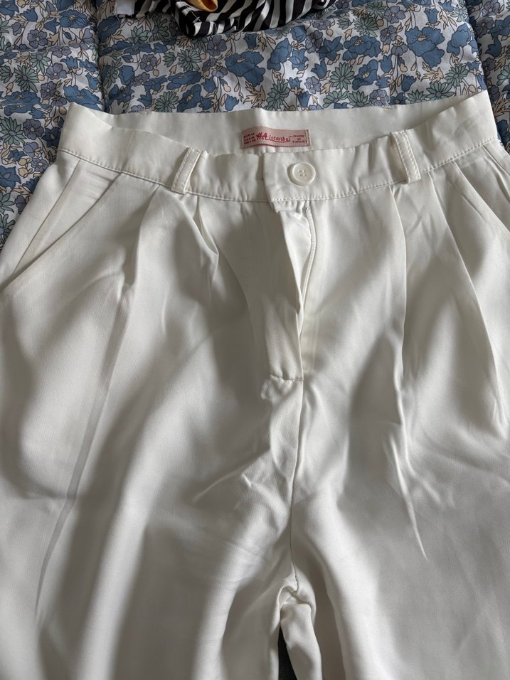 Kadın Beyaz Rahat Kesim Kumaş Pantolon - Görsel 3