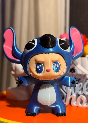 Renkli Mavi Stitch Figürü