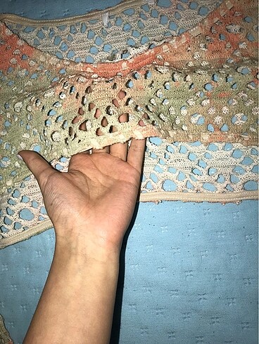 Defacto delikli kısa üst (bikini üstü/askılı üst vb.)