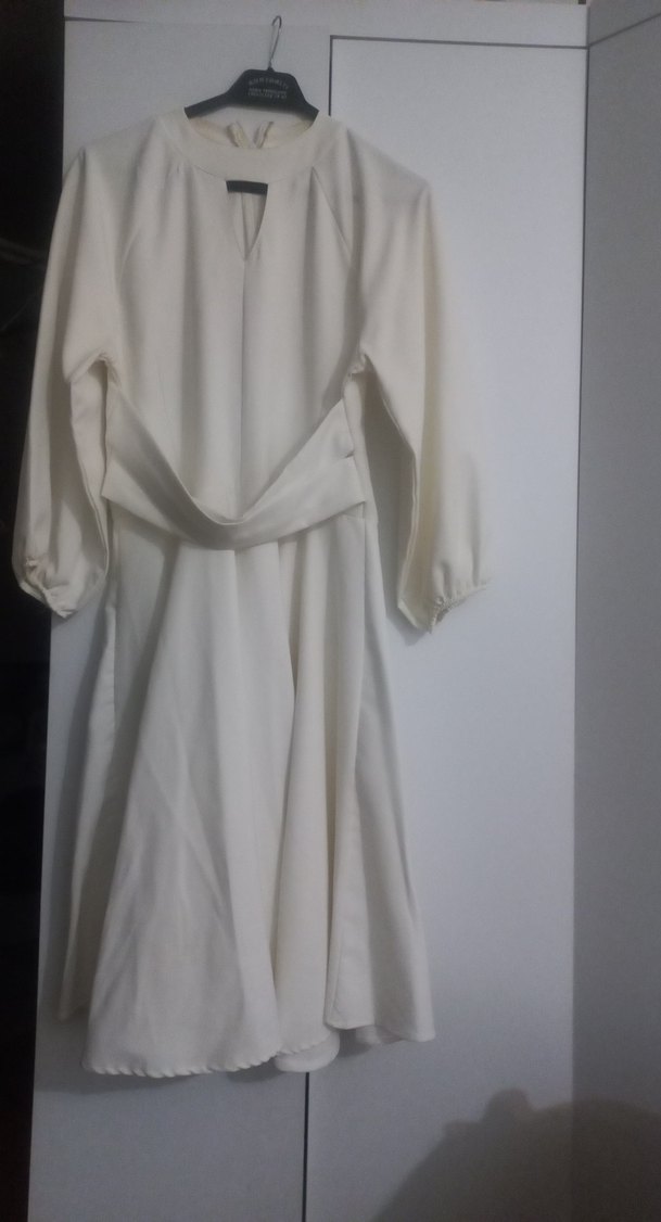 Beyaz Uzun Kollu Salaş Uzun Elbise - Görsel 3