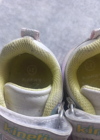 Kız Çocuk Pembe Bağcıklı  Ayakkabı az giyilmiş temiz ışıklı - Görsel 4