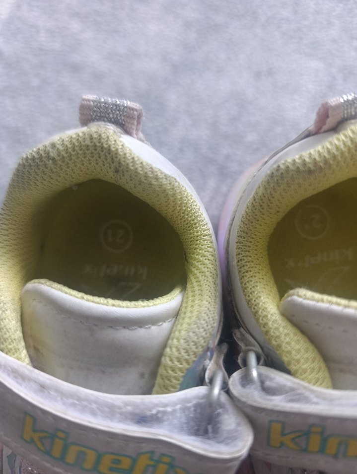 Kız Çocuk Pembe Bağcıklı  Ayakkabı az giyilmiş temiz ışıklı - Görsel 4