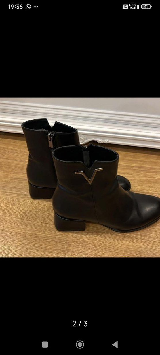 Siyah Deri Tokalı Kadın Topuklu Bot - Görsel 2