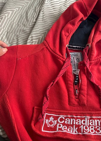 Kırmızı Kapüşonlu Nakışlı unisexs - Görsel 2