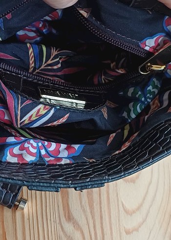 Ninewest Tokalı Deri Yılan Desenli Biker Çanta - Görsel 3