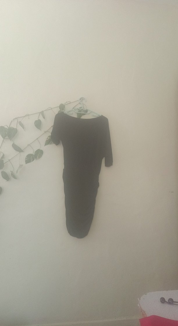 Siyah Kısa Kollu Drapeli  Midi Elbise - Görsel 2