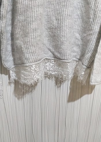 Gri Dantel Detaylı Kadın Triko Kazak - Görsel 2