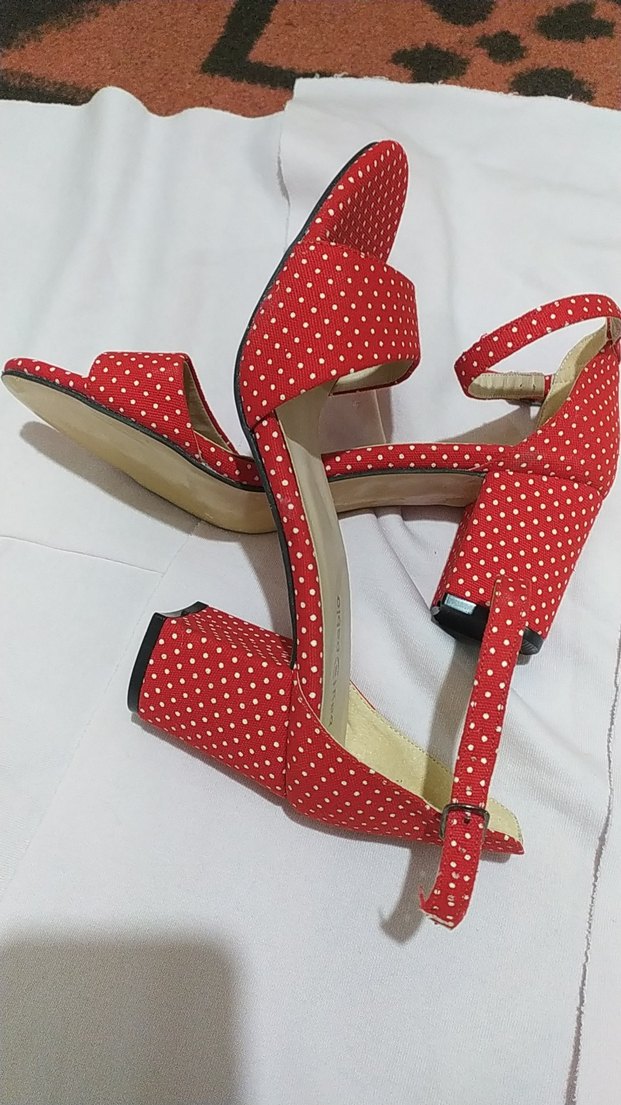 Kırmızı Puantiyeli Tokalı Blok Topuklu Ayakkabı - Görsel 3