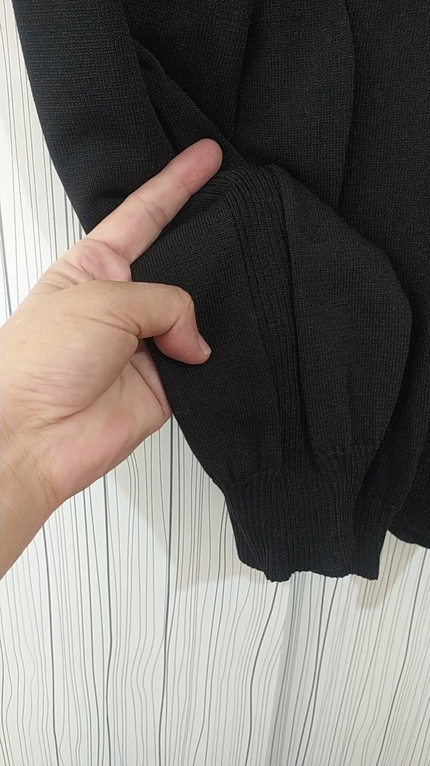 Siyah V Yaka Örgü Kadın Kazak - Görsel 3