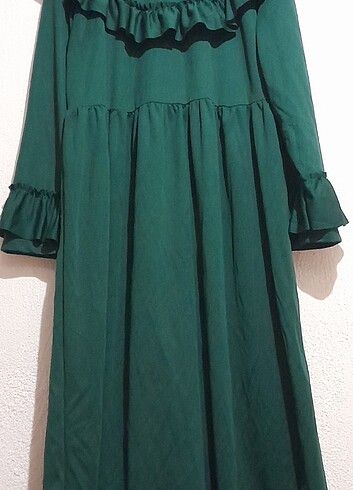 Zümrüt yeşili tesettür elbise