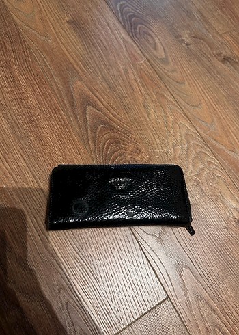 Guess Parlak Siyah Yılan Desenli Deri Kadın Cüzdan - Görsel 3