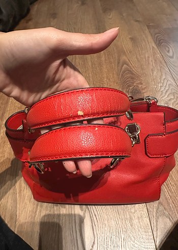 Guess Klasik Paris Tarzı Kırmızı Deri Kadın Çanta - Görsel 3