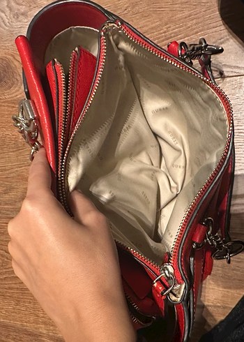 Guess Klasik Paris Tarzı Kırmızı Deri Kadın Çanta - Görsel 6