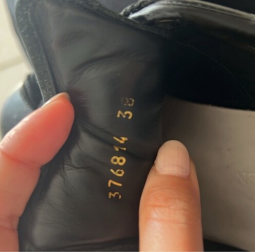 38 Beden siyah Renk Orjinal Alexander McQueen