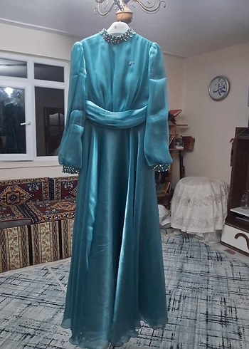40 Beden mavi Renk Mavi Uzun Kollu İşlemeli Saten Abiye