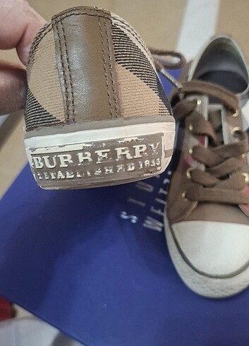 35 Beden Orjinal burberry marka, kız çocuk spor ayakkabı