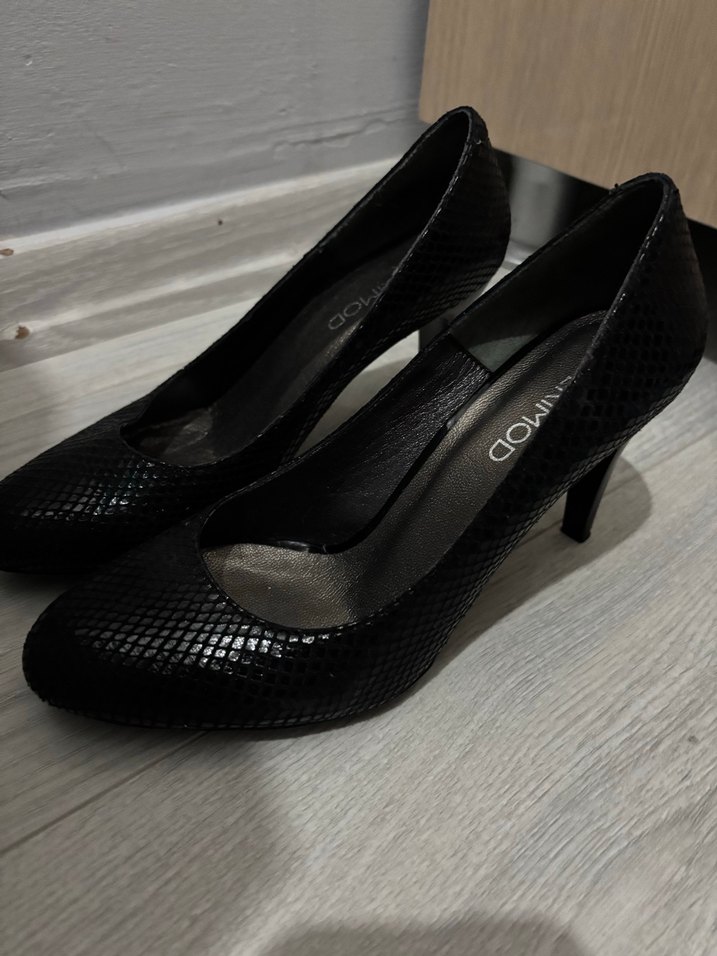 DERIMOD Siyah Yılan Desenli Topuklu Ayakkabı - Görsel 2