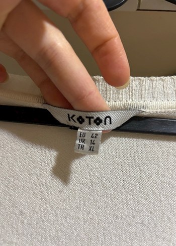 Düğmeli Beyaz Kadın Hırka - Görsel 2