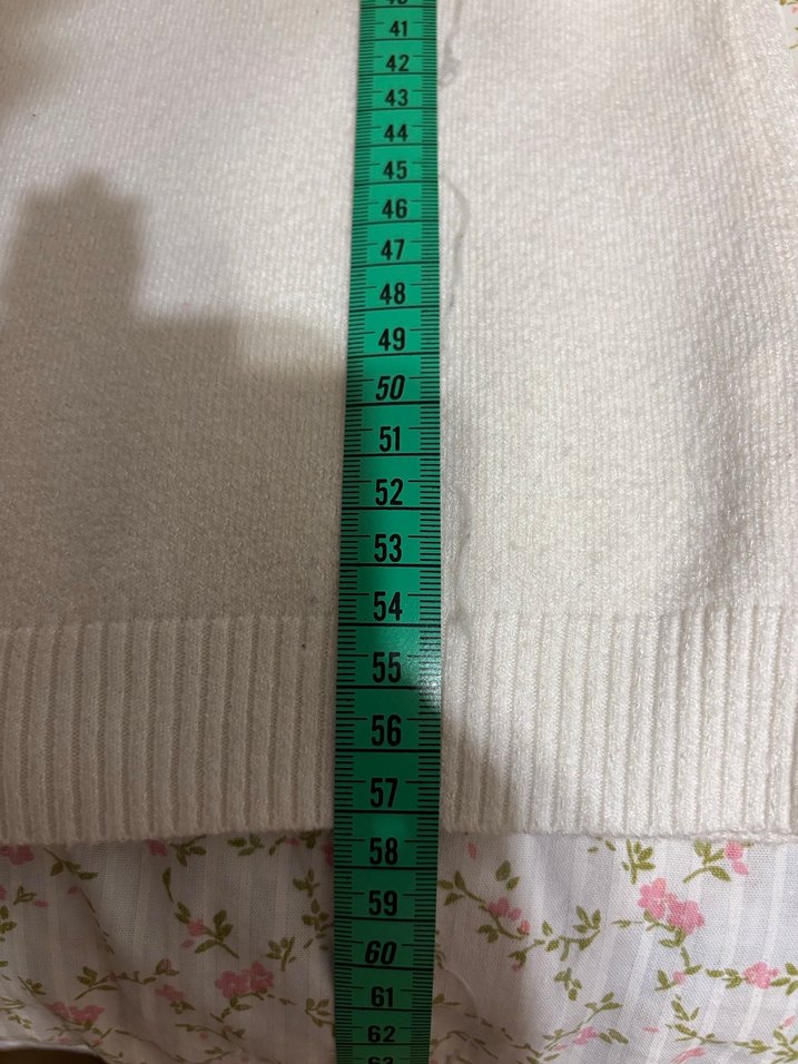 Düğmeli Beyaz Kadın Hırka - Görsel 4